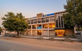 Fabhotel Relax - Opp Hotel Leela
